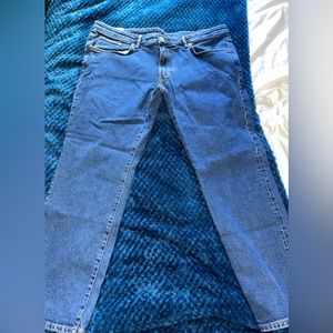 H&M regular fit blue jeans. W40 L32